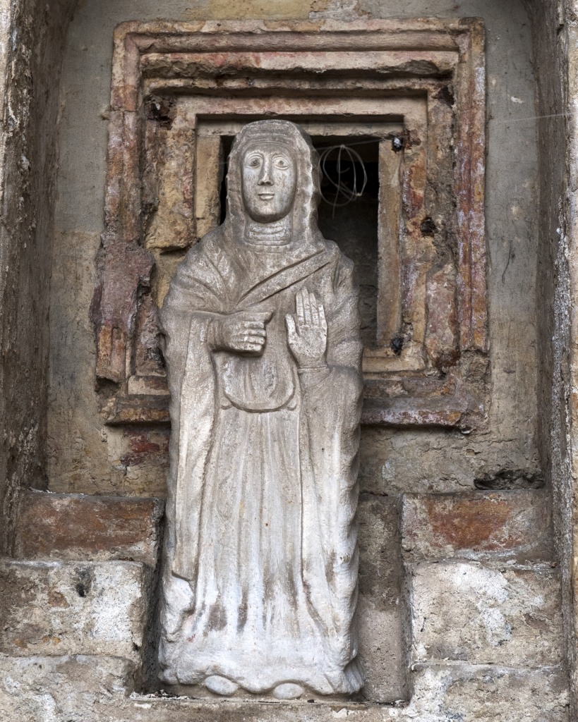Apparato decorativo e scultoreo della Cripta di Santa Restituta, via Sant’Efiso 8