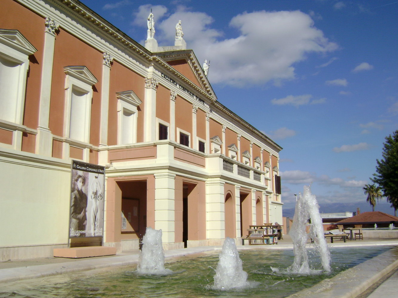 Galleria Comunale d’Arte e Giardini pubblici, viale San Vincenzo e largo Ubaldo Badas