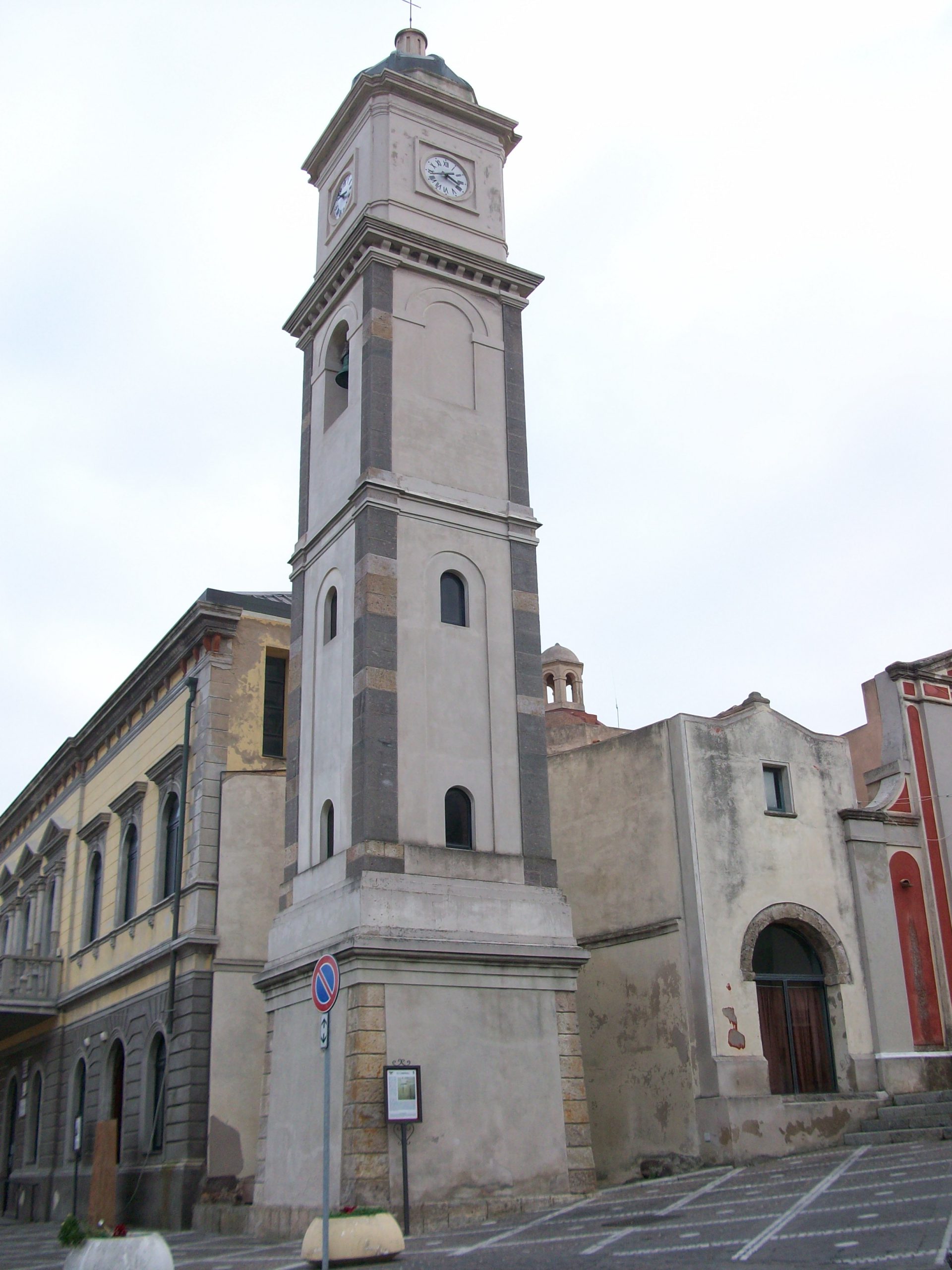 Basilica di Sant’Antioco, casa canonica e pertinenze, piazza Parrocchia