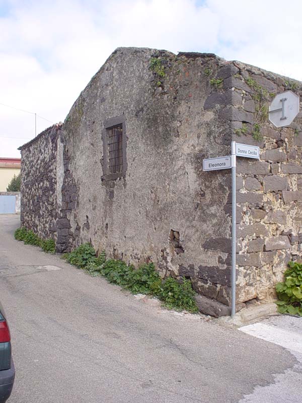 Ex Cassa Comunale di Credito Agrario, via Donna Cecilia 32