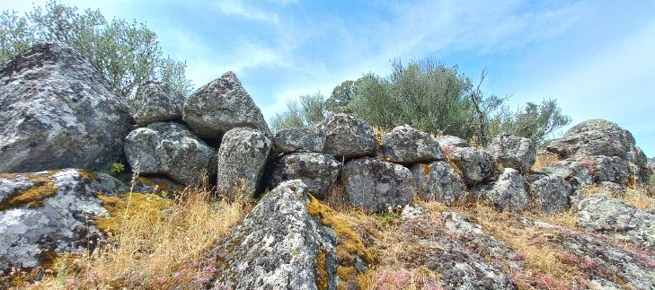 Struttura megalitica di Ena de Ludu
